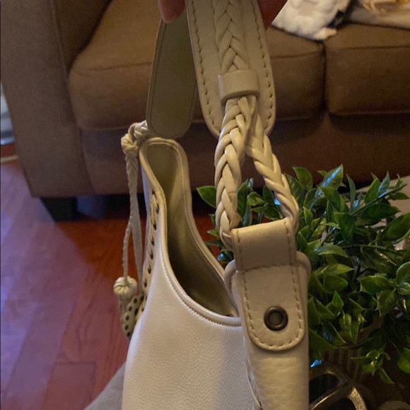 Christian Dior off White Ethnic Collection Leather shoulder Bag - Picture 12 of 17